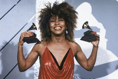 tina-turner-grammy-awards-los-angeles-february-26-1985-01.jpg